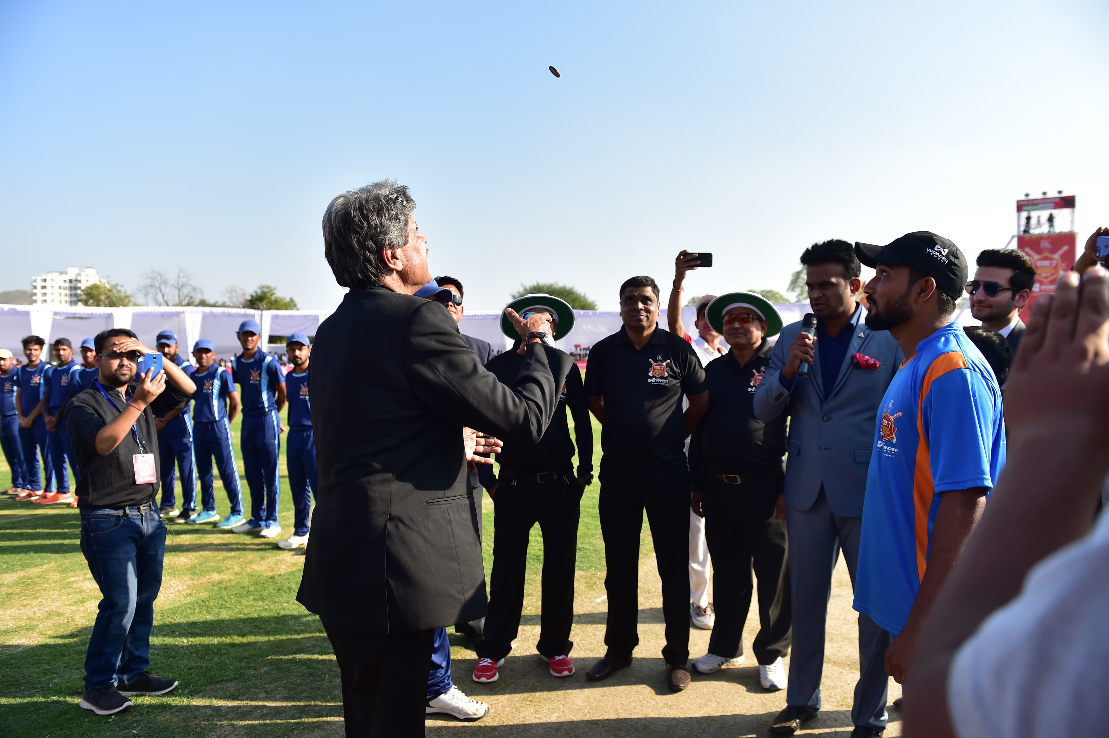 साथ:7 Cricket Mahotsav match-day atmosphere