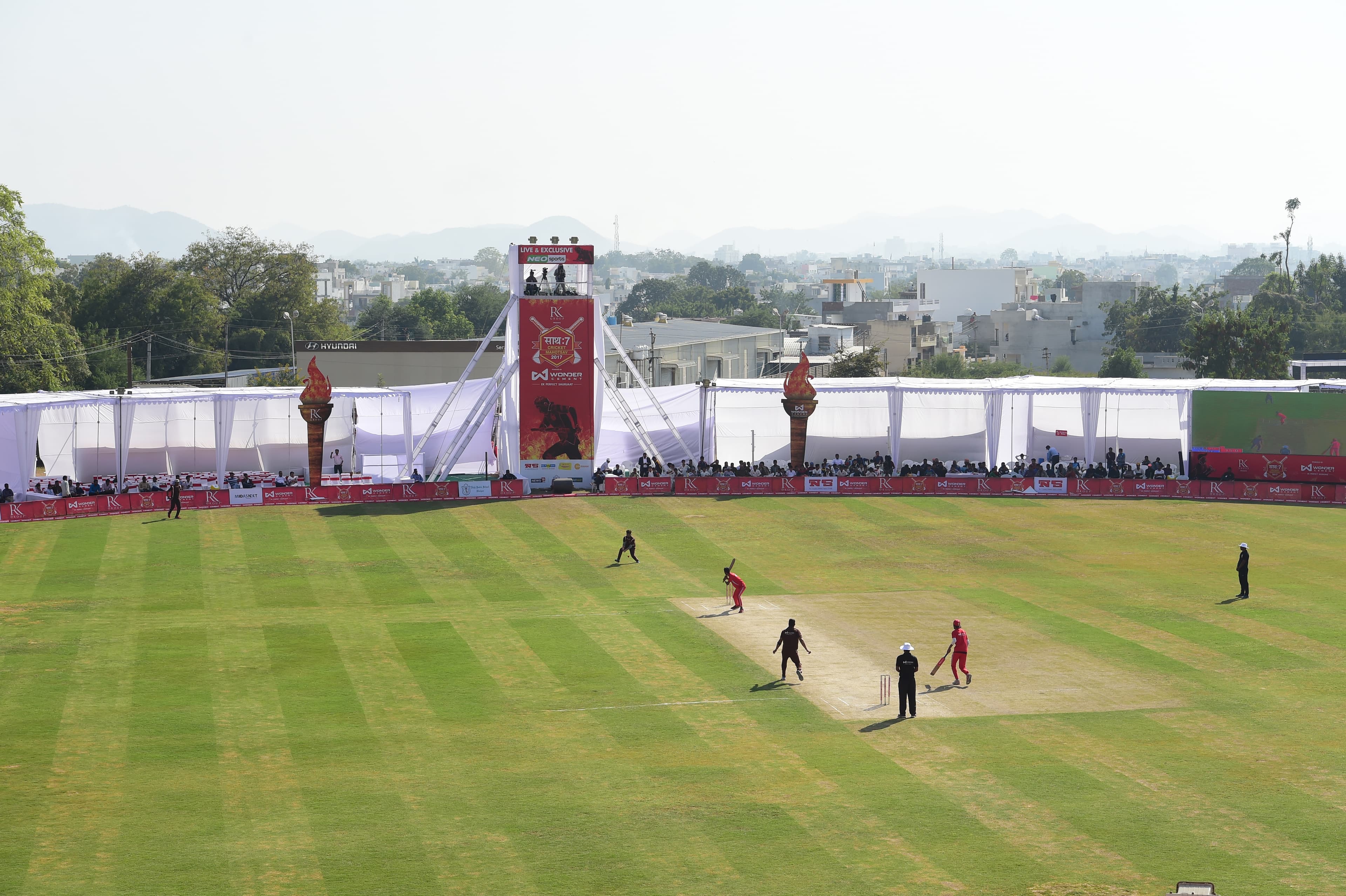 साथ:7 Cricket Mahotsav match-day atmosphere